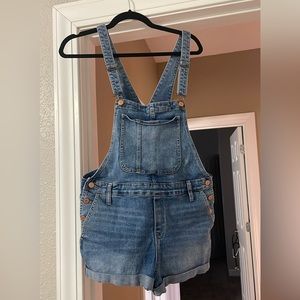 Medium Old Navy overalls!